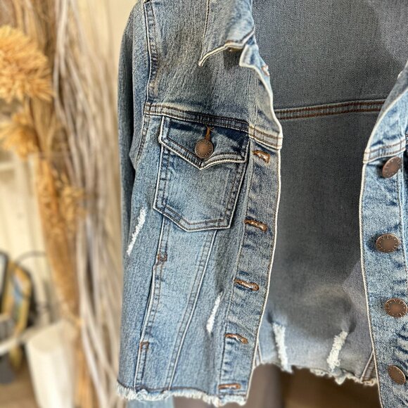 CUTE TRENDY, STYLISH, Girls/Young Adult Medium Blue Jean Jacket! - Picture 5 of 7